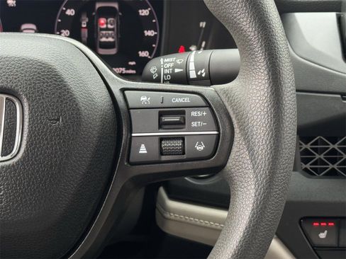 Used 2023 Honda Accord EX image 12