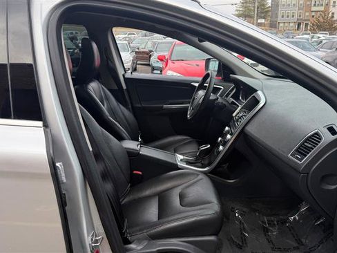 Used 2016 Volvo XC60 T5 Premier image 8