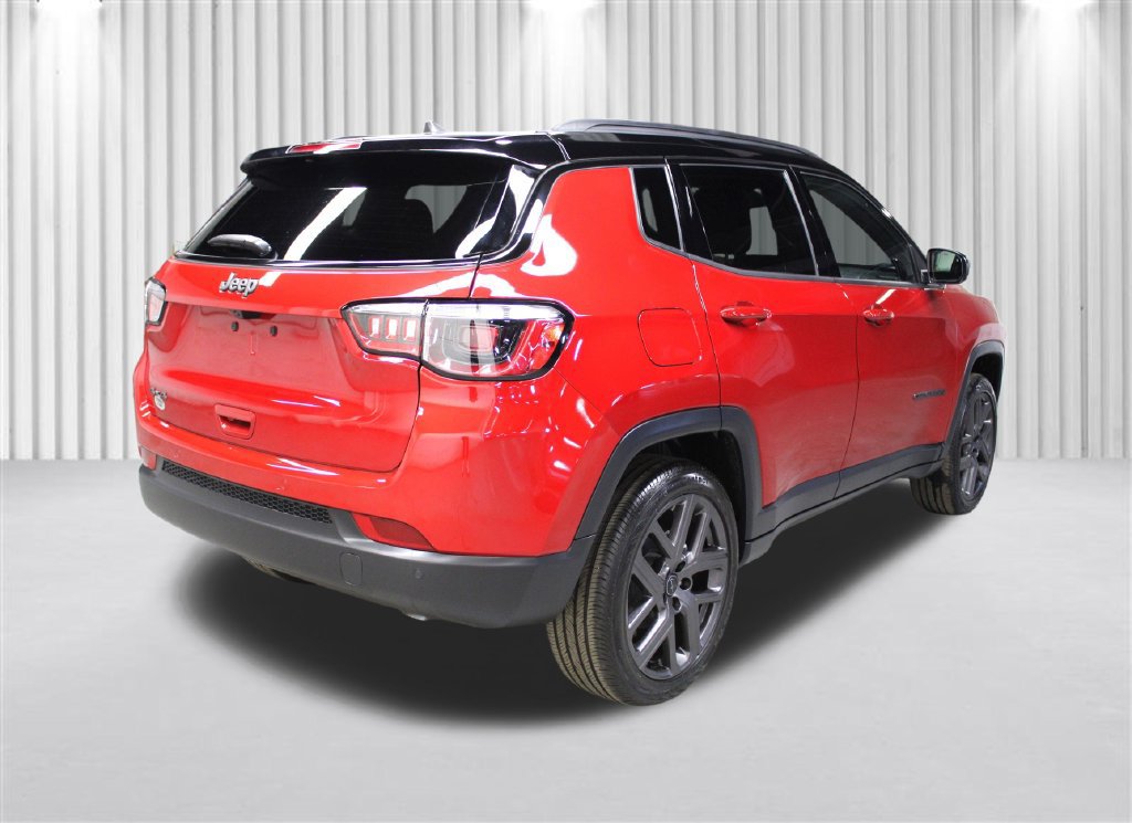 New 2026 Jeep Compass Limited AWD/4WD image 3