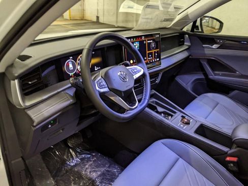 New 2026 Volkswagen Tiguan SE image 8