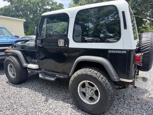 Used 1991 Jeep Wrangler S AWD/4WD image 3