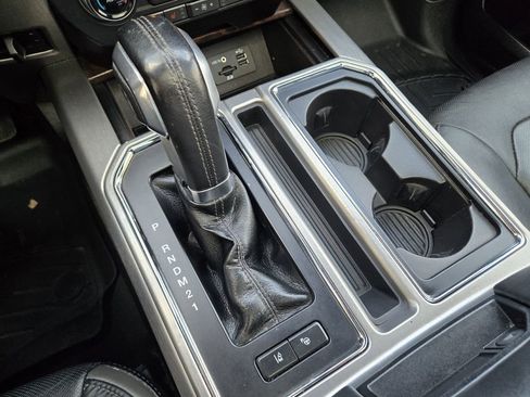 Used 2015 Ford F150 Platinum w/ Technology Package image 36