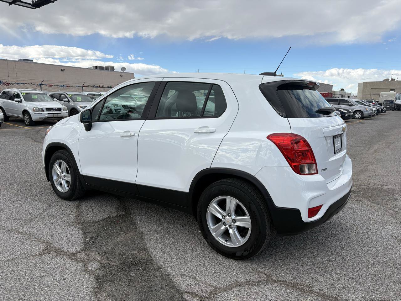 Used 2020 Chevrolet Trax LS FWD image 4