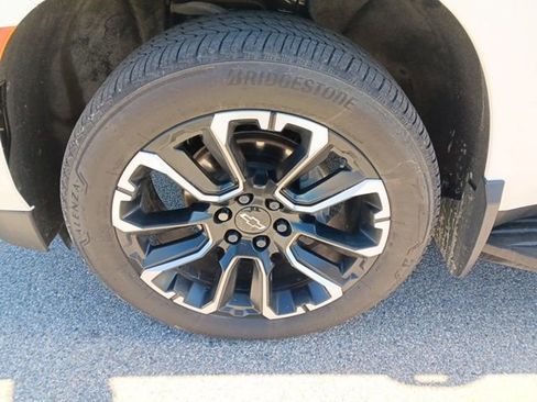 Used 2023 Chevrolet Tahoe High Country image 7