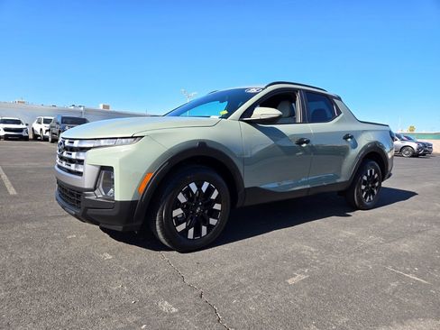 Used 2025 Hyundai Santa Cruz SEL FWD image 2
