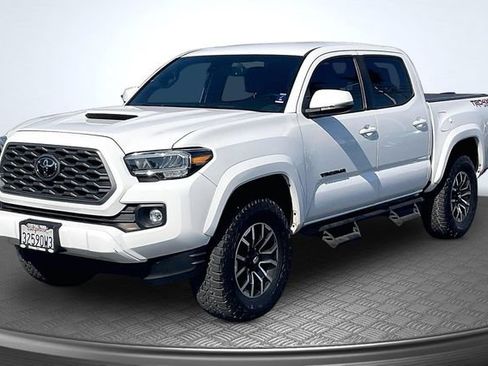 Used 2023 Toyota Tacoma TRD Sport AWD/4WD image 12
