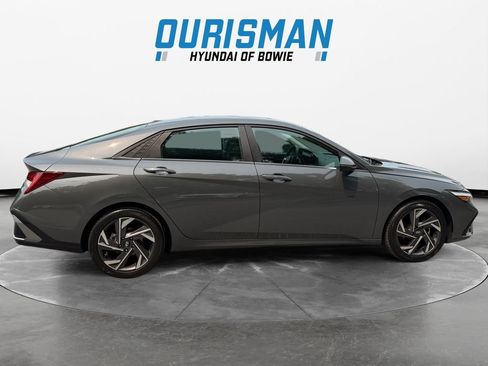 Used 2024 Hyundai Elantra Limited FWD image 7