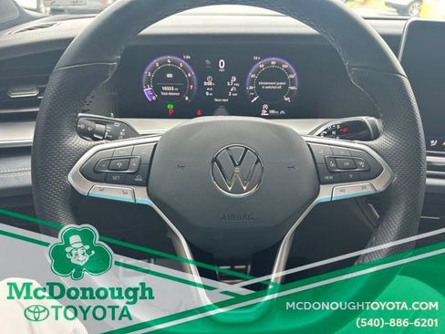 Used 2025 Volkswagen Tiguan SE R-Line AWD/4WD image 19