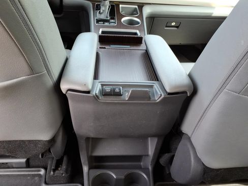 Used 2021 Toyota Sienna XLE w/ XLE Plus Package AWD/4WD image 15