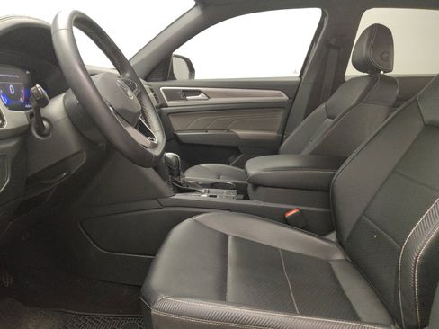 Used 2022 Volkswagen Atlas Cross Sport SE FWD image 17