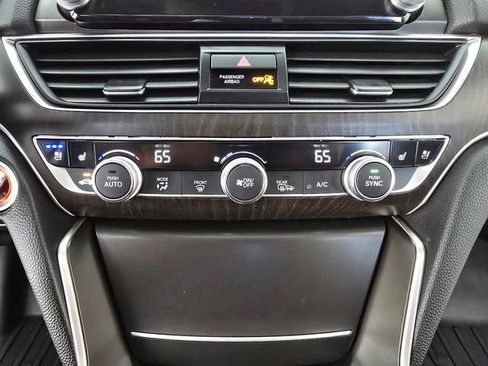 Used 2021 Honda Accord Touring image 29