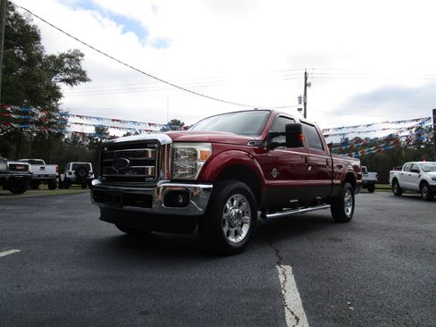 Used 2015 Ford F250 Lariat w/ Lariat Ultimate Package image 2