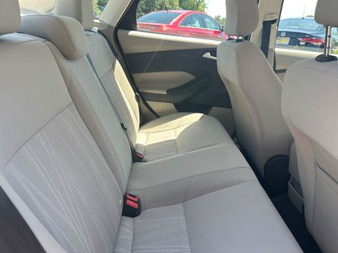 Used 2018 Ford Focus SE FWD image 22