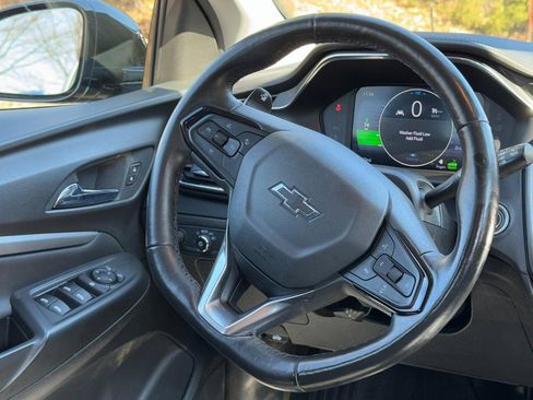 Used 2023 Chevrolet Bolt EUV LT w/ Convenience Package image 12