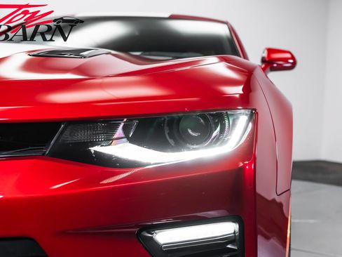 Used 2016 Chevrolet Camaro SS RWD image 11