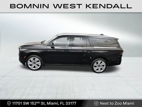 Used 2025 Lincoln Navigator L Black Label image 18