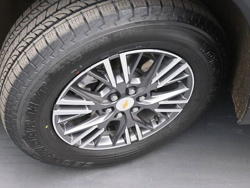Used 2025 Chevrolet Traverse LT w/ LPO, Floor Liner Package AWD/4WD image 21