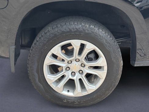 Used 2022 Chevrolet Silverado 1500 LTZ w/ LTZ Premium Package AWD/4WD image 5