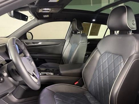 Used 2024 Volkswagen Atlas Cross Sport SEL Premium R-Line AWD/4WD image 5