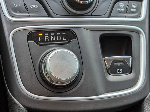 Used 2015 Chrysler 200 Limited image 23