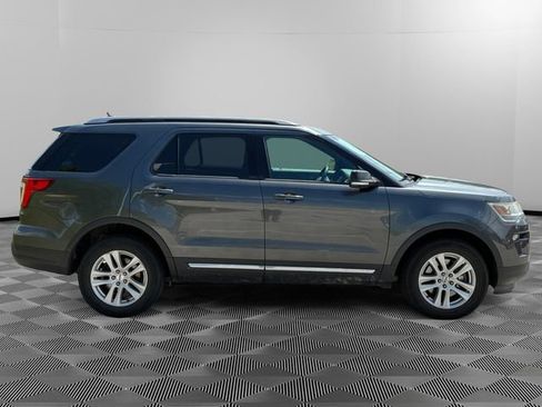 Used 2018 Ford Explorer XLT w/ Safe & Smart Package AWD/4WD image 6