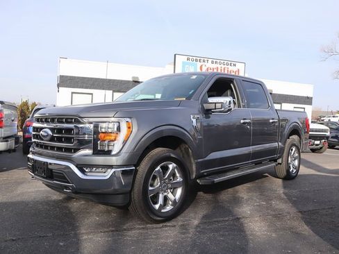 Used 2023 Ford F150 Lariat w/ Trailer Tow Package image 3