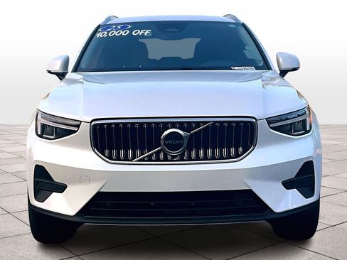 Used 2025 Volvo XC40 B5 Core w/ Protection Package Premier image 3