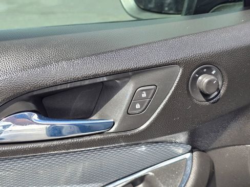 Used 2019 Chevrolet Cruze LS FWD image 22