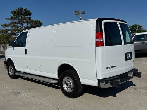 Used 2024 GMC Savana 2500 w/ Driver Convenience Package RWD image 9