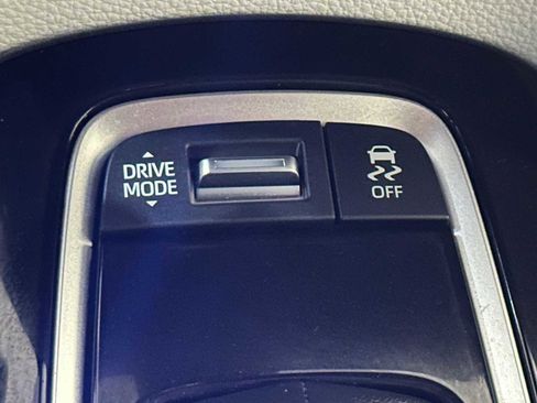 Certified 2023 Toyota Corolla SE image 17