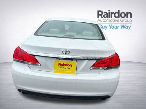 Used 2011 Toyota Avalon Limited image 5