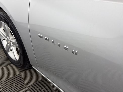 Used 2022 Chevrolet Malibu LT FWD image 17