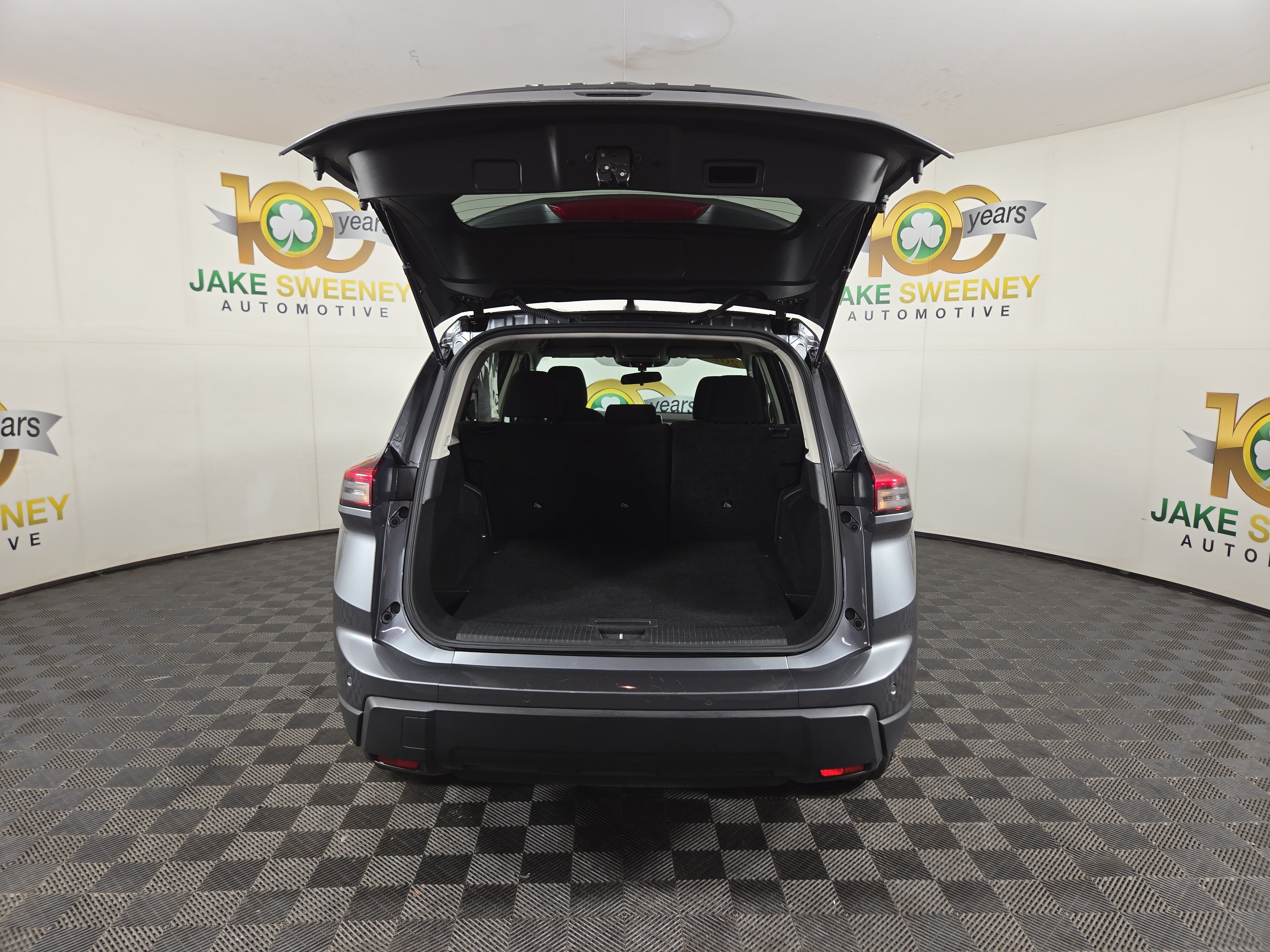 Used 2024 Nissan Rogue S AWD/4WD image 31