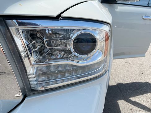 Used 2018 RAM 1500 Laramie w/ Convenience Group AWD/4WD image 10