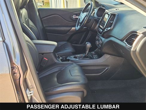 Used 2020 Jeep Cherokee Limited image 28