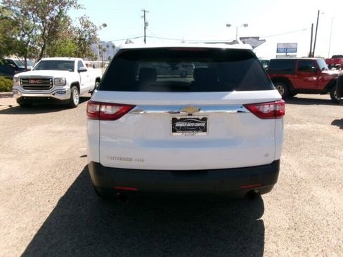 Used 2021 Chevrolet Traverse LT w/ LPO, Cargo Package AWD/4WD image 9