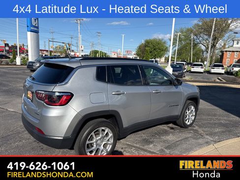 Used 2023 Jeep Compass Latitude AWD/4WD image 5