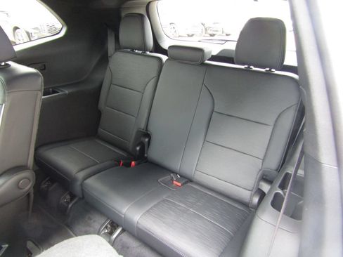 Used 2025 Buick Enclave Sport Touring AWD/4WD image 21