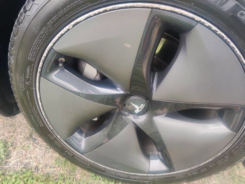 Used 2018 Tesla Model 3 Mid Range image 18