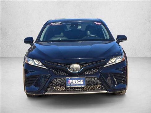 Used 2018 Toyota Camry XSE image 2
