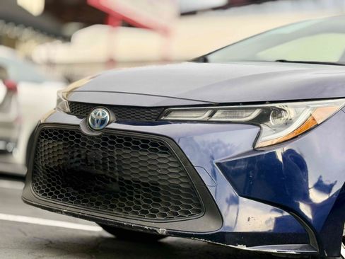 Used 2020 Toyota Corolla LE FWD image 7