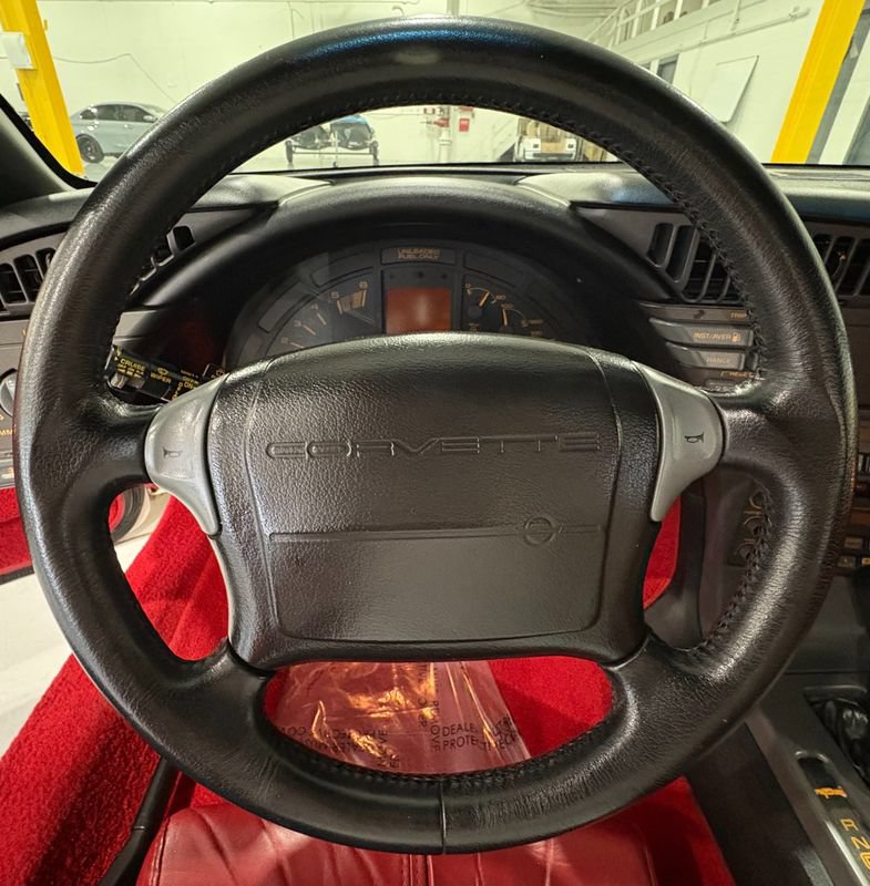 Used 1991 Chevrolet Corvette Convertible RWD image 20