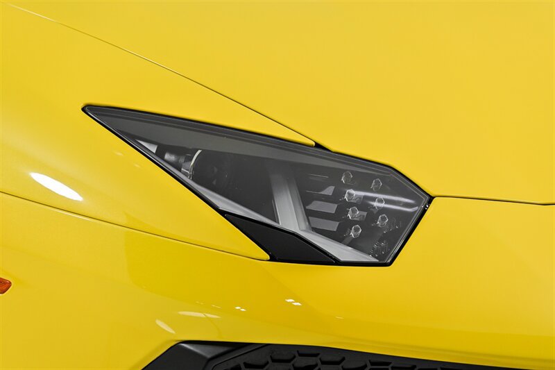 Used 2017 Lamborghini Aventador LP 750-4 Superveloce AWD/4WD image 4