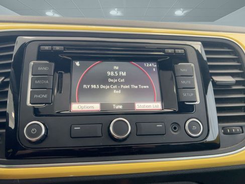 Used 2013 Volkswagen Beetle 2.5 image 27