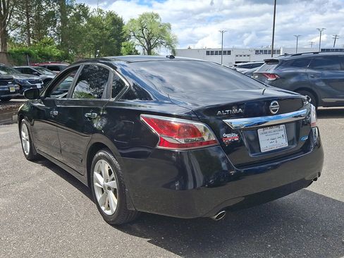 Used 2014 Nissan Altima 2.5 SV w/ Convenience Package FWD image 3