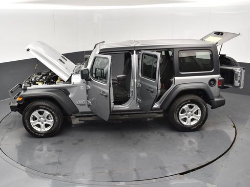 Used 2018 Jeep Wrangler Unlimited Sport S image 29