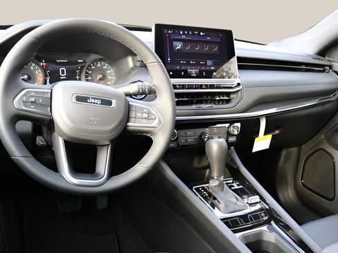 New 2026 Jeep Compass Latitude image 12