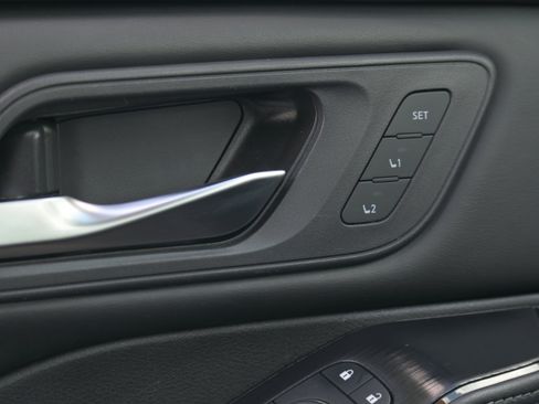 Used 2023 Nissan Rogue SL w/ SL Premium Package image 29