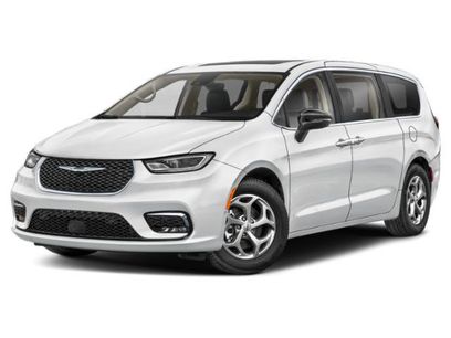 Used 2025 Chrysler Pacifica Limited