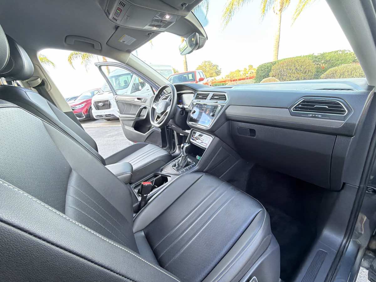 Used 2022 Volkswagen Tiguan SE FWD image 19